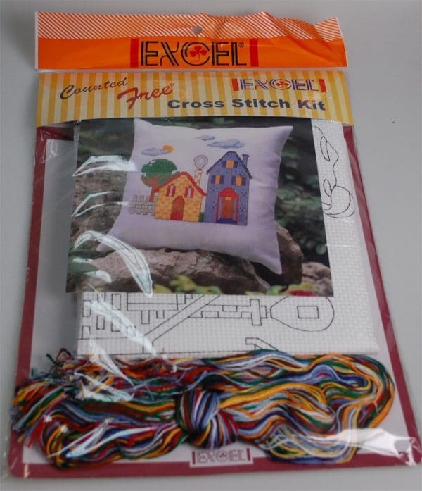 CROSS STITCHERY KIT  (CS-250)