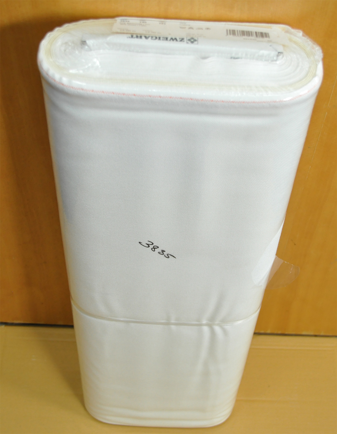 AIDA FABRIC"LUGANAT":140CM (3835-140) 1 AIDA FABRIC"LUGANAT":140CM (3835-140)