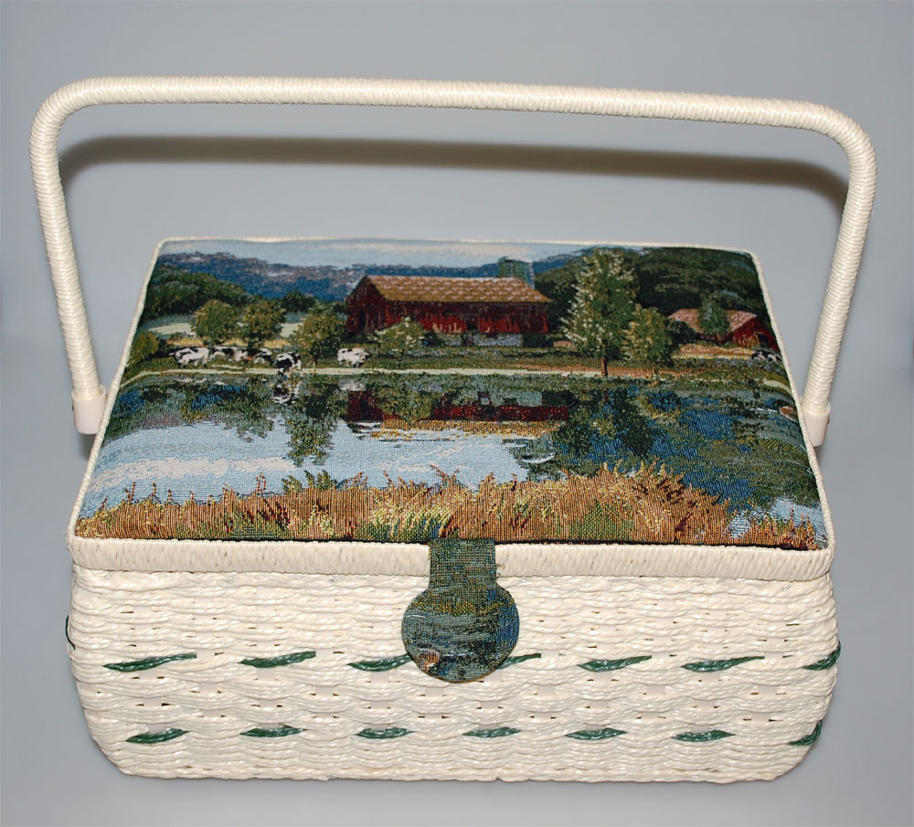 SEWING BASKET (33x24x15CM) (2107) 1 SEWING BASKET (33x24x15CM) (2107)