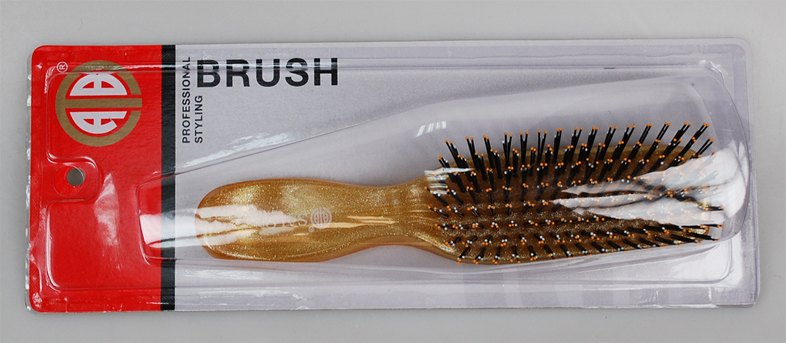 **HAIR BRUSH (18133TC)