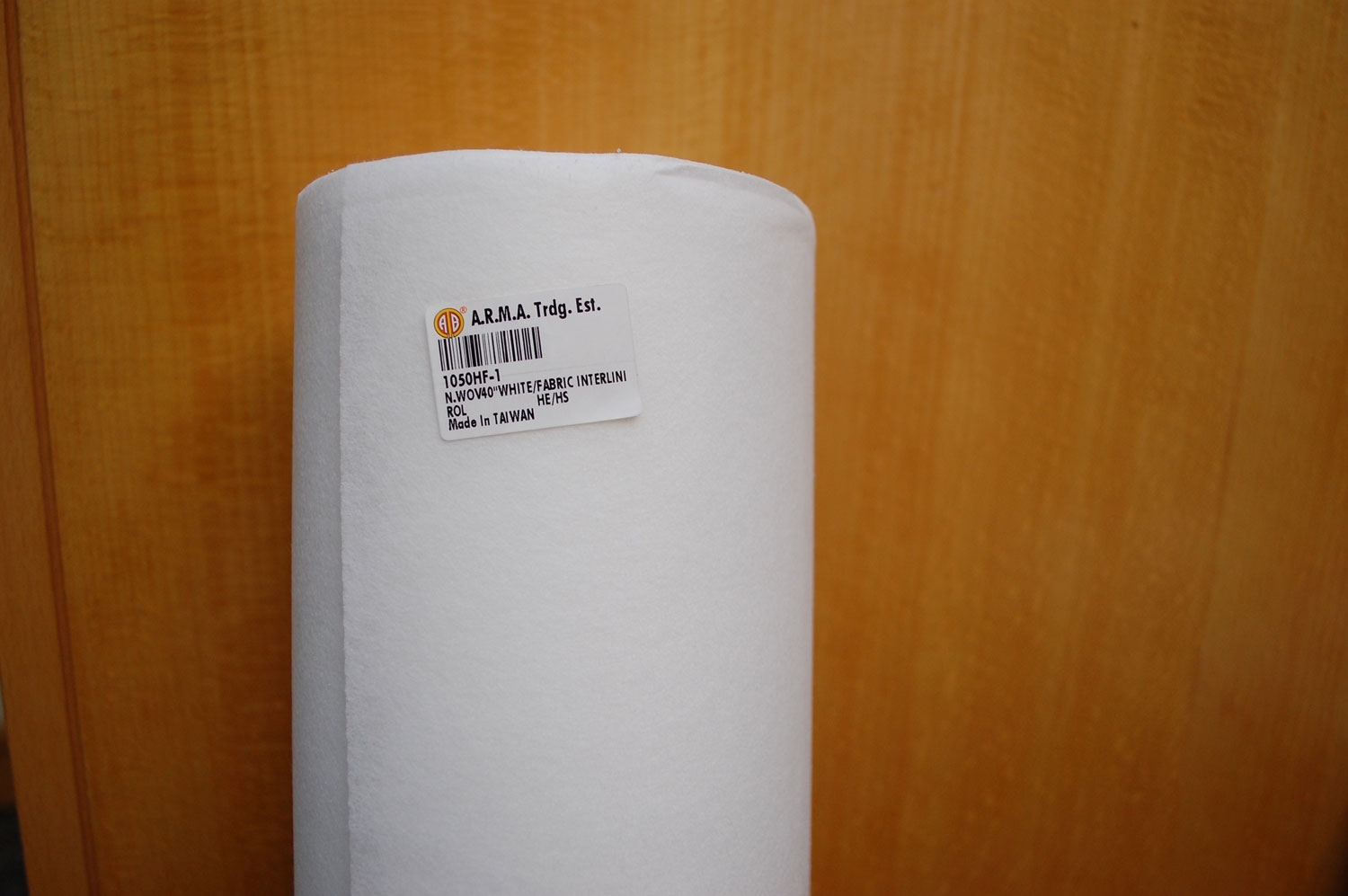 FABRIC INTERLINING:25YDS (1050HF) 1 FABRIC INTERLINING:25YDS (1050HF)