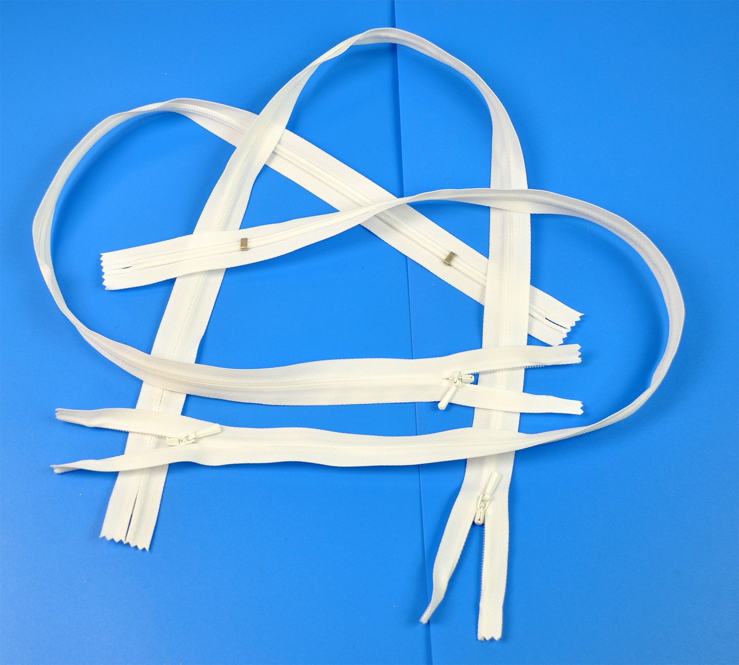 "YKK"IN.ZIPPER W/MET "YKK"IN.ZIPPER W/MET.TIP:10PC (CHC-36/56CM-10PC)