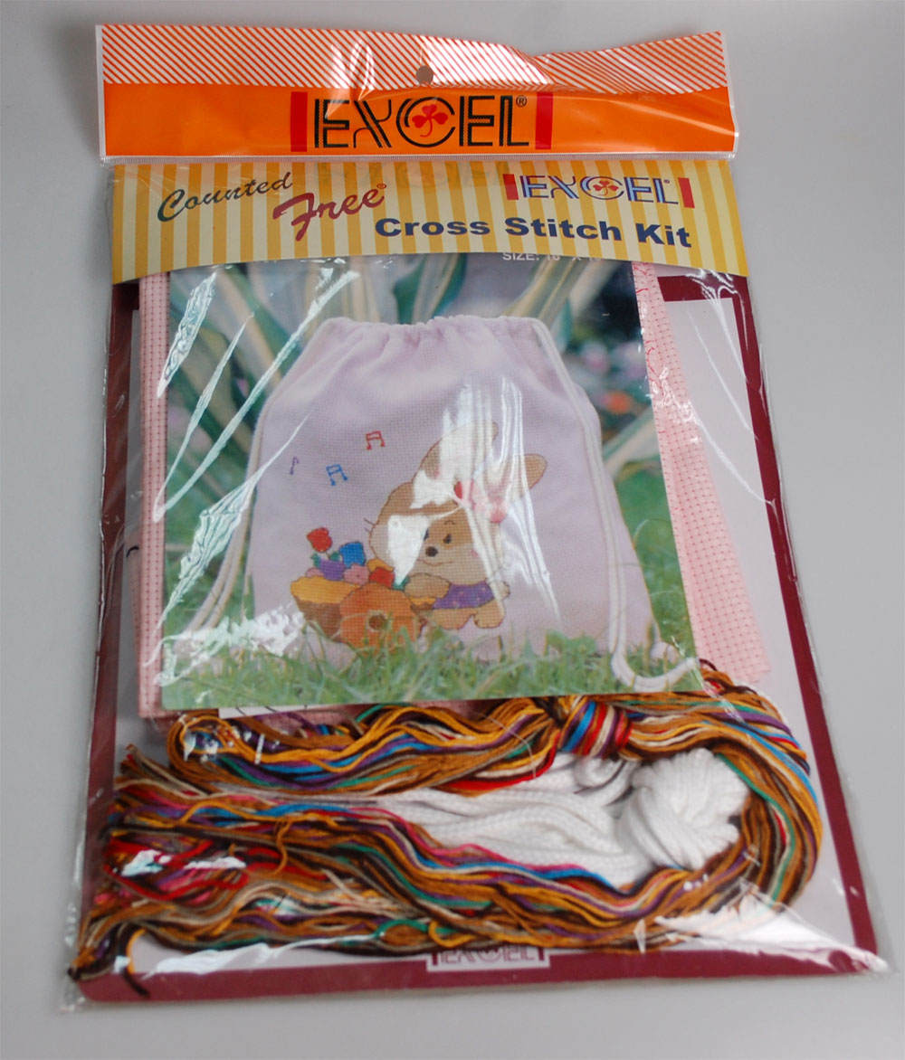 CROSS STITCHERY KIT  (CS-260) 1 CROSS STITCHERY KIT  (CS-260)
