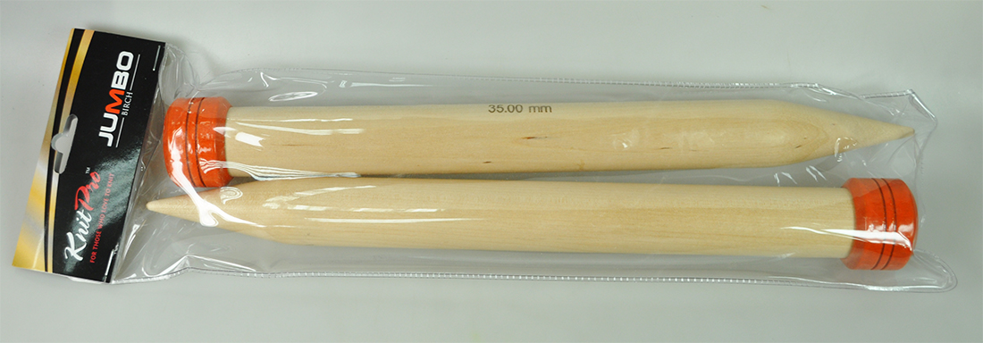 JUMBO WOODEN NEEDLE (35273) 1 JUMBO WOODEN NEEDLE (35273)
