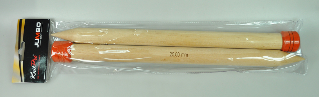 JUMBO WOODEN NEEDLE (35271) 1 JUMBO WOODEN NEEDLE (35271)