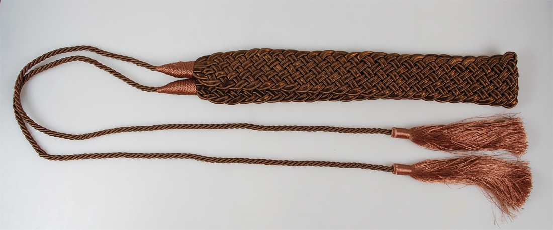 **TASSELS LONG:NON METALLIC (142/NM) 1 **TASSELS LONG:NON METALLIC (142/NM)