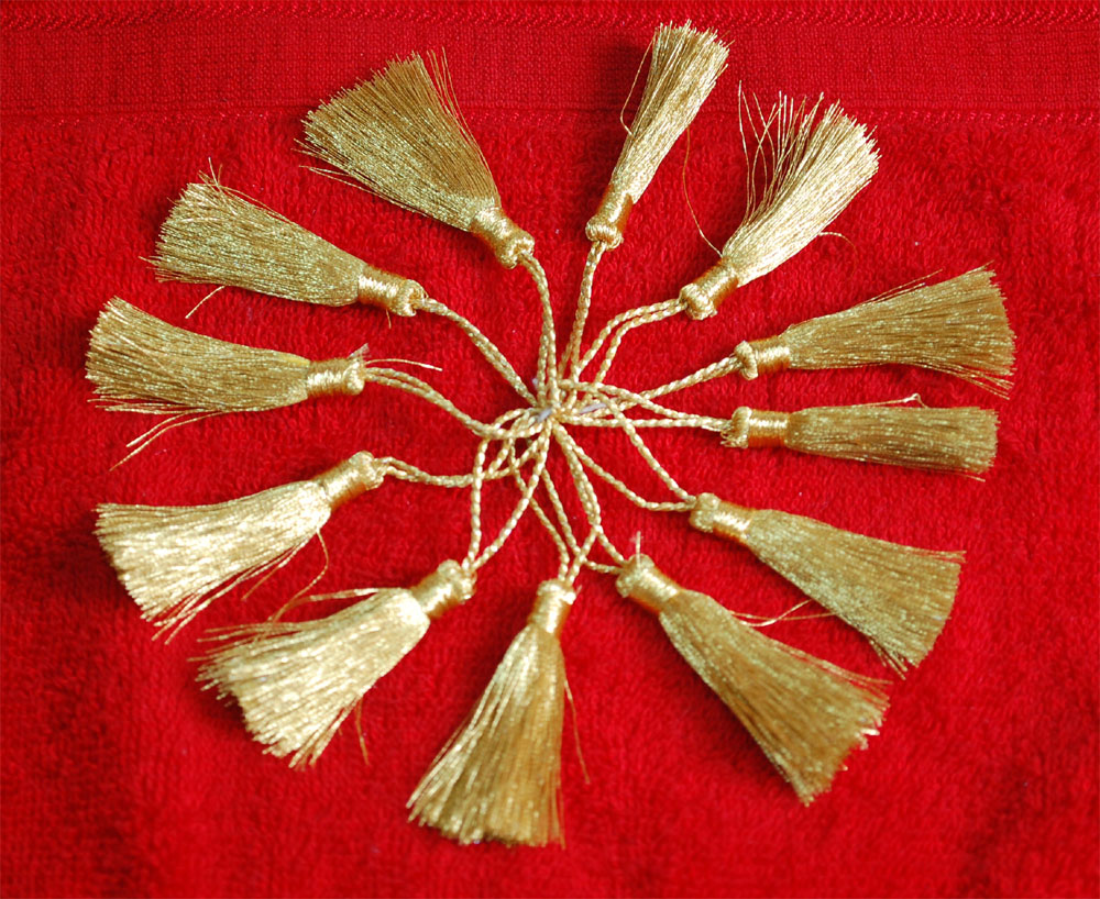 TUSSELS (19045) 1 TUSSELS (19045)