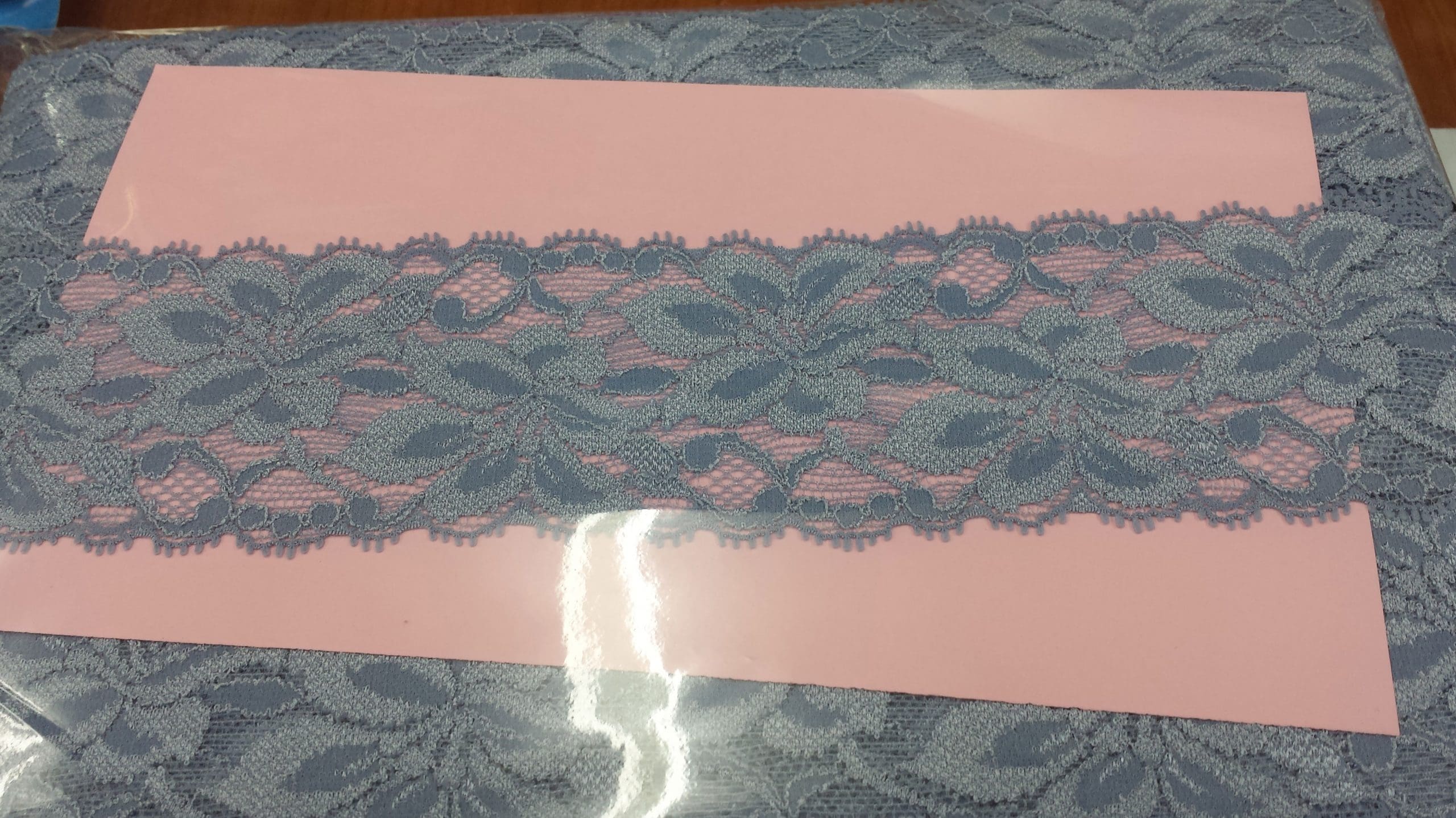 RASCHEL LACE:2-1/4" (2995H) 1 RASCHEL LACE:2-1/4" (2995H)