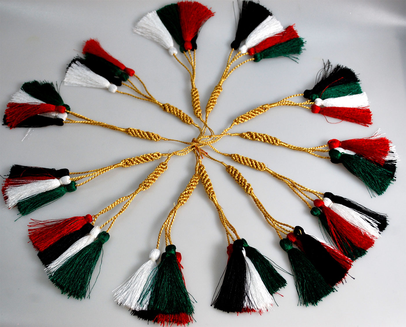 TUSSELS (9116/UAE FLAG) 1 TUSSELS (9116/UAE FLAG)