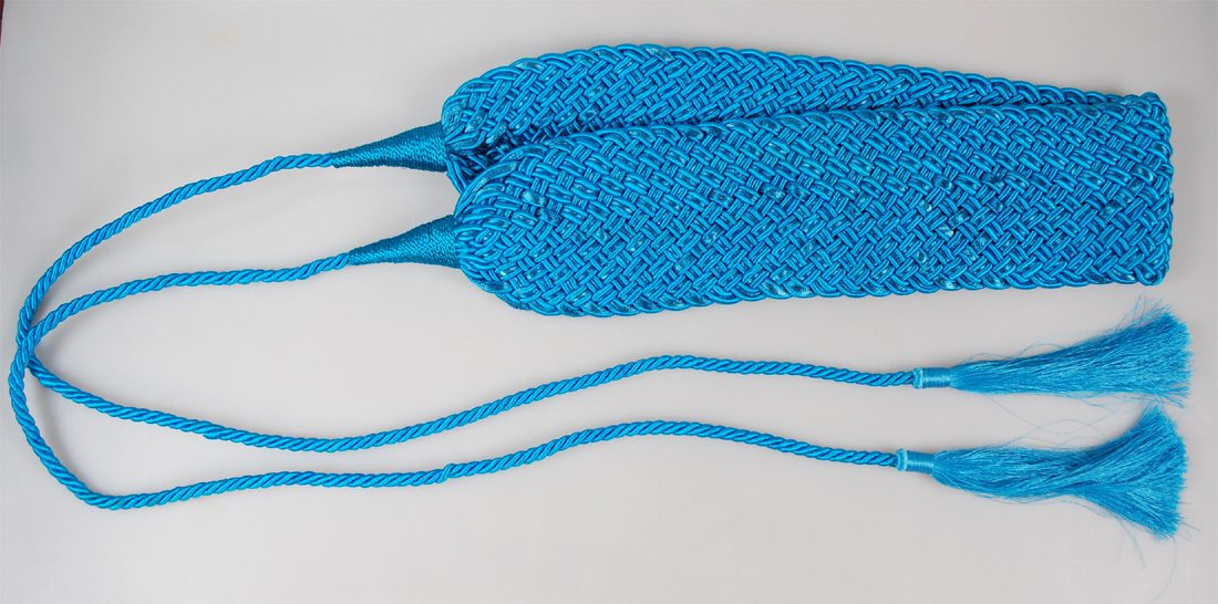 TASSELS LONG:NON METALLIC (142D/NM) 1 TASSELS LONG:NON METALLIC (142D/NM)