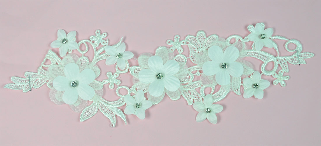 EMB EMB. MOTIF: 3PR/PKT (J1606/W)