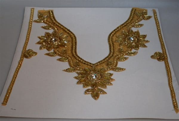 EMBROIDERY NECK (STONE NECK-2)