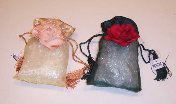 ORGANZA POUCH W/FLOWER;11X14CM (248036) 1 ORGANZA POUCH W/FLOWER;11X14CM (248036)