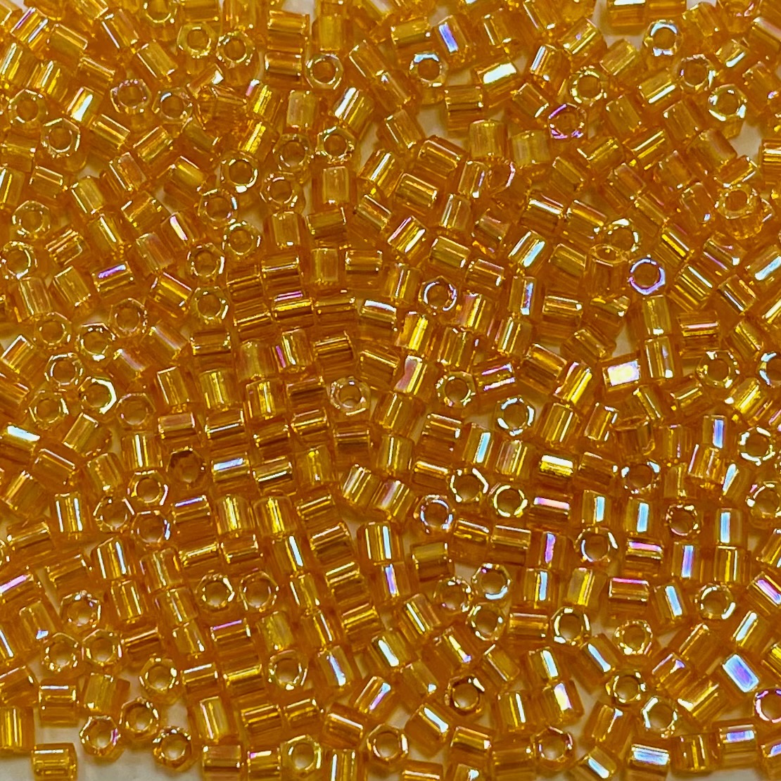KG-MIY/2C-8/0-2460 (GLASS BEADS:100Gx10)