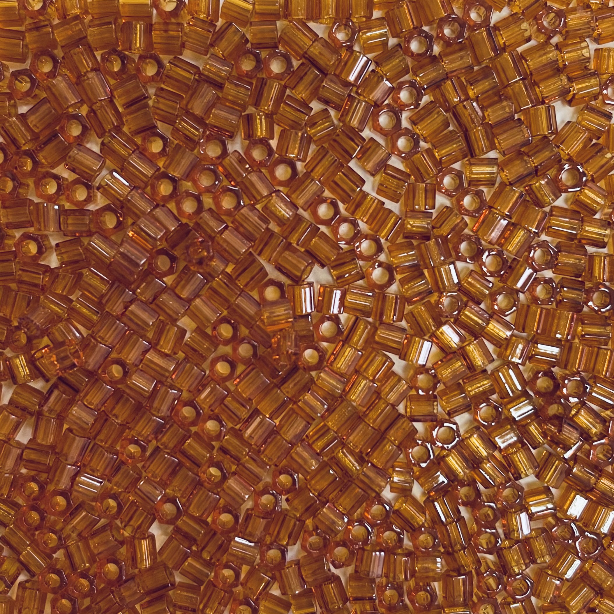 KG-MIY/2C-8/0-133 (GLASS BEADS:100Gx10) 1 KG-MIY/2C-8/0-133 (GLASS BEADS:100Gx10)