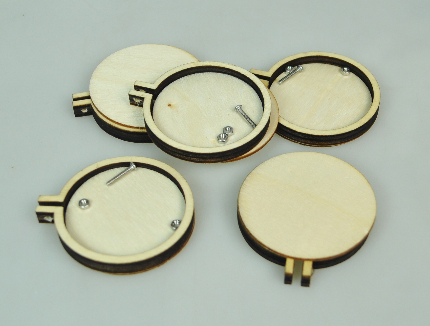 RD/MINI-EF-5.7X5CM (ROUND WOOD EMB RD/MINI-EF-5.7X5CM (ROUND WOOD EMB.FRAME:10SETS/PK)