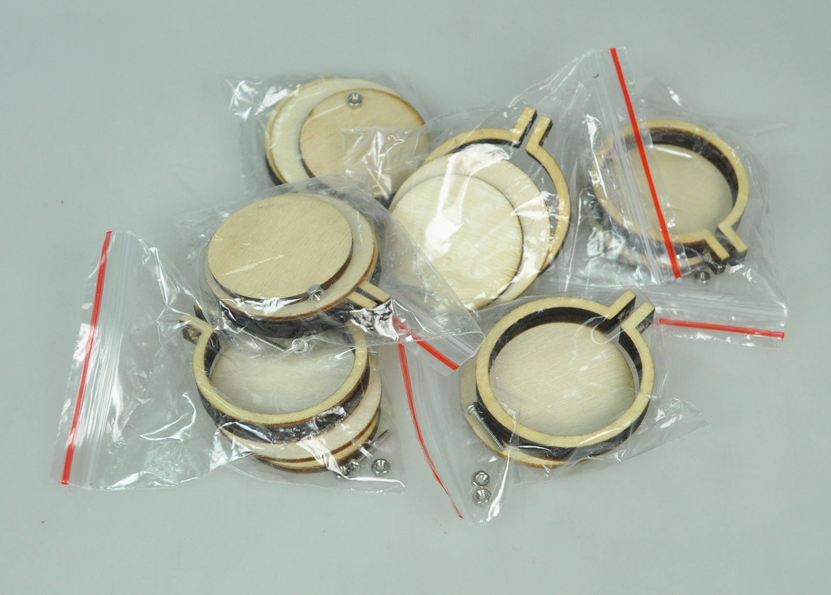 RD/MINI EF-4.7X4CM (ROUND WOOD EMB RD/MINI EF-4.7X4CM (ROUND WOOD EMB.FRAME:10SETS/PK)